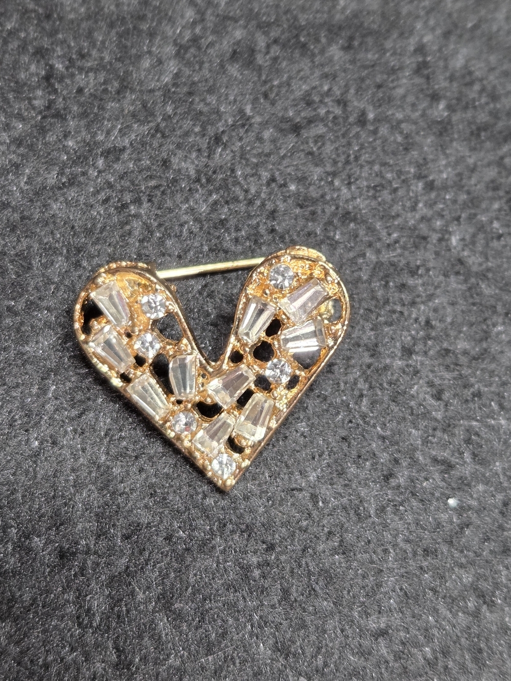 **Gold Heart Crystal Pin Brooch - Women Jewelry**